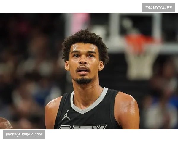 NBA新秀文班亚马发力，此役斩获25+15+5+5数据，跃居历史第七位